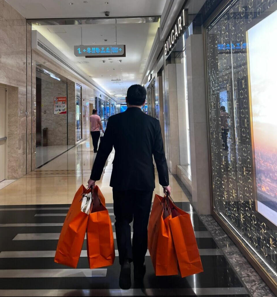 PERSONAL SHOPPING